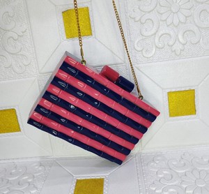 Pochette en résine faite à la main pour fêtes et mariages - Product Image 6