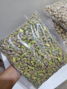 Pistachos Verdes Pelados, Clasificados por Tamaño, Envío a Granel - Product Image 1