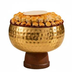 Tazones Decorativos para Servir Chocolate de Estilo Clásico, Tazón de Metal Martillado Dorado de Alta Calidad con Base de Madera, Tazón para Servir Dulces - Product Image 1