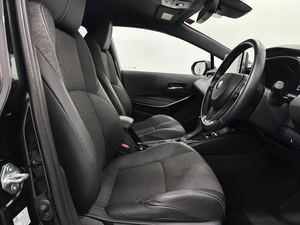 Corolla 2021 1.8, Tracción en las Cuatro Ruedas, Touring Sport, Asientos Traseros con Tapicería de Tela Negra y Detalles en Cuero - Product Image 4