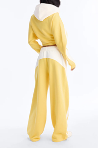 Ensemble de survêtement décontracté pour femme, jaune et blanc imprimé, 100 % coton, coupe ample, crop top à capuche et pantalon de jogging large, style hiver - Product Image 2