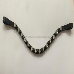Diadema de Cuero Hecha a Mano con Forma Curva Profunda, Personalizada, Decorada con Grandes Perlas y Piedras de Cristal Negro y Transparente - Product Image 4
