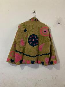 Chaqueta Suzani Bordada de Terciopelo de Algodón Premium con Patrón Floral, Manga Larga, Cuello Alto, Estilo Bohemio Hecho a Mano, Abrigo de Invierno - Product Image 5