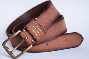 Ceintures en cuir de longueur personnalisées de qualité supérieure Style tendance Alliage de laiton lourd pour boucle Mode de haute qualité la plus vendue - Product Image 3