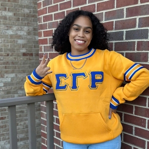 เสื้อสเวตเชิ้ตคอกลม Sigma Gamma Rho ปักลายตัวอักษรกรีกแบบกำหนดเอง ผ้าขนแกะเนื้อนุ่ม สวมใส่สบาย เหมาะสำหรับชุดลำลองของชมรม - Product Image 2