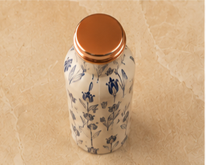 Juego de Botella y Taza de Agua de Cobre con Diseño de Tulipanes Azules, Botella de Cobre con Estampado Floral de Lujo con Vasos a Juego, Diseño Artesanal - Product Image 3