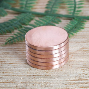 Moneda de Recuerdo Personalizada con Diseño de Arte Folclórico, Estampado en Cobre Chapado en Oro, Tema de Amor, Impresión Troquelada - Product Image 3