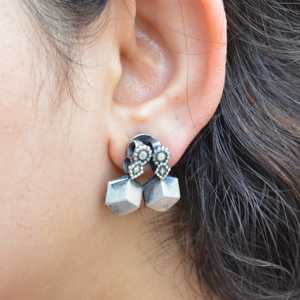 Boucles d'oreilles clous Meera Jaipur Dhenu Fashion - Product Image 2