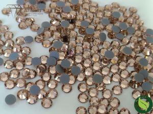 Ariana Premium Hotfix Rhinestones de cristal de vidrio con reverso plano, efecto seda ligera, color rosa vintage melocotón claro, termoadhesivos para joyería y prendas de vestir - Product Image 5