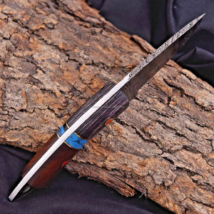 Cuchillo de caza de hoja fija de acero de Damasco Nordic Forge con punta caída, mango de palisandro y madera Pakka, con funda de cuero y hoja de espiga completa. - Product Image 3