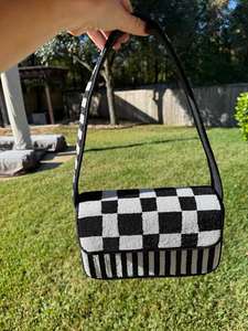 Bolso de hombro personalizado con patrón de corazón y cuentas, cartera de solapa rosa con cuentas de semillas, bolso de mano para fiesta, boda, evento, accesorio para mujer - Product Image 3