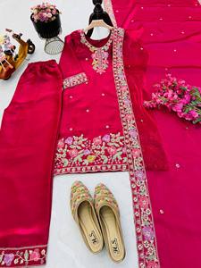Ensemble Salwar Kameez Sharara Rouge Lourdement Brodé avec Lehenga Choli, Séchage Rapide, Tenue Ethnique pour Femme, Idéal Mariage et Fêtes, Toutes Saisons - Product Image 4
