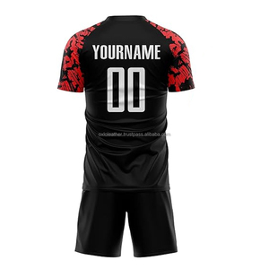 เสื้อฟุตบอลแบบแห้งเร็ว สีแดงดำ พิมพ์ลายแบบซับลิเมชั่น ชุดฝึกซ้อมทีม แขนสั้น พิมพ์โลโก้ตามสั่ง สำหรับผู้ชาย - Product Image 2