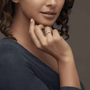 Anillo de Compromiso con Diamante Cultivado en Laboratorio, Corte Mini, para Mujer |   Anillo de Compromiso de Oro Delicado con Certificación IGI |   Elegante Regalo Nupcial - Product Image 1