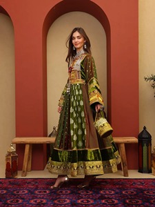 Vestido Tradicional Afgano Kuchi para Mujer, Vestidos Casuales de Terciopelo de Seda Verde con Bordado de Oro, Lentejuelas y Borlas, Vestido Largo - Product Image 3
