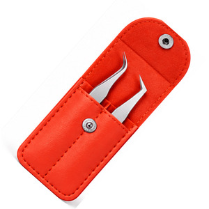 Pochette de transport compacte pour outils de beauté, 2 pièces, avec construction durable, fermeture sécurisée et pochettes pratiques pour pinces à cils - Product Image 4