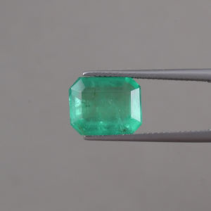 Esmeralda Natural Certificada por Terceros, Venta al Por Mayor, Gema Suelta de 5.93 Quilates, Corte Esmeralda 11.5x10.5mm, Verde Claro Premium - Product Image 1