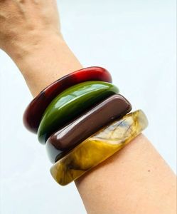 กำไลเรซิ่นทำมือคุณภาพพรีเมียม ดีไซน์ศิลปะทันสมัย สร้อยข้อมือเก๋ไก๋สำหรับผู้หญิงและเด็กผู้หญิง - Product Image 1
