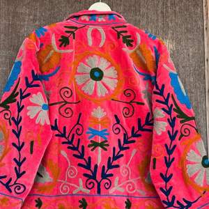 Veste courte vintage Suzani |   Cadeau pour invité de mariage bohème et cadeau de vacances - Product Image 5