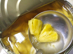 BEST SELLING Viet Delta Ananas en conserve naturel en tranches/bouches, riche en vitamine C, pratique et prêt à l'exportation - Product Image 2