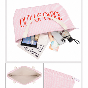 Sac fourre-tout en toile de polyester à carreaux Beena avec fermeture éclair, poignée d'épaule, grande capacité, logo personnalisé pour les boutiques de plage et l'usage quotidien - Product Image 4