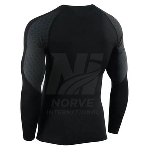Fitness Wear Breathable Men Seamless <b>Compression</b> <b>Shirts</b> Hot Sale Light Weight Men Seamless <b>Compression</b> <b>Shirts</b> - Product Image 3