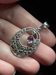 Pendentif floral en améthyste naturelle, serti de lames en or, fait main, en argent sterling massif, magnifique cadeau pour elle, idéal pour les fiançailles - Product Image 5