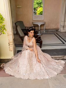 Impresionante lehenga de georgette semicompuesta para fiesta con zari, lentejuelas y bordados, con blusa sin coser y dupatta. - Product Image 1