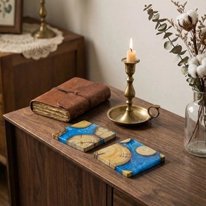 Posavasos Personalizado de Resina y Madera, Posavasos Decorativo para Taza de Café, Resina con Gemas Rosas y Azules para Oficina y Hogar - Product Image 5