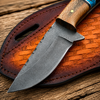 Couteau Skinner artisanal sur mesure Edge Master Manufacture, manche en bois et résine, lame fixe en acier D2, étui en cuir.
