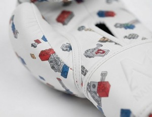 Gants de boxe Nabtay Sports NS-FD76 blancs en cuir véritable, à lacets, avec poignets embossés, antidérapants, unisexes, pour l'entraînement - Product Image 3