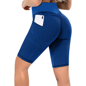 Shorts Deportivos Ajustados para Mujer, Hechos con Tela Elástica de Panal, con Ribete en Contraste Blanco, para Ejercicios de Bíceps - Product Image 4