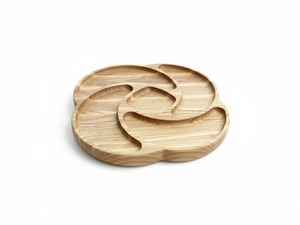 Plateau en bois élégant de style floral, idéal pour servir plusieurs aliments, salades, épices et en-cas - Product Image 2
