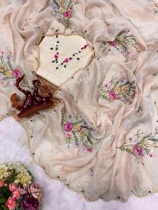 Sari magnifique à imprimé floral spécial pour les occasions spéciales (fêtes, réceptions, quotidien) avec un magnifique tissu pour la blouse, à prix raisonnable - Product Image 4