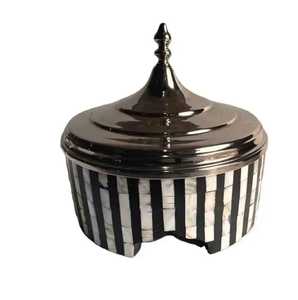 Marmite de service traditionnelle en laiton avec couvercle, corps arrondi, poignées latérales, support orné en treillis, chauffe-plats culturel pour buffet - Product Image 6