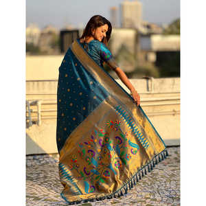 Chal de Sari Étnico Tejido con Zari Paithani Azul Denim con Diseño Indio Único - Product Image 4