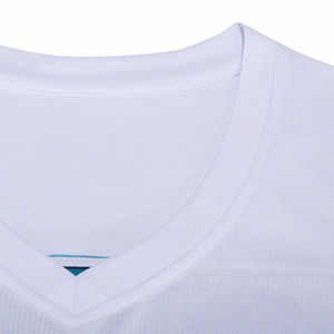 Vente en gros de maillots de basket-ball personnalisés de haute qualité avec logo imprimé sur le devant, uniforme en maille polyester respirante, prix bas - Product Image 4
