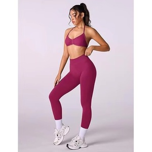 Conjuntos deportivos morados de Pakistán con sujetador deportivo tipo halter, conjunto de dos piezas de alta calidad para mujer, para deporte. - Product Image 2