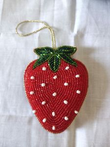 Broderie à la main de luxe incroyable avec perles de cristal pour robes de mariée et tenues de soirée, motif de broderie perlée époustouflant avec des détails élégants - Product Image 2