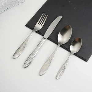 Ensemble de couverts modernes en or rose mat, compatibles lave-vaisselle, pour mariage, cuillère, fourchette, couteau, couverts en métal - Product Image 2