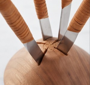 Support de couteaux en bois avec 5 couteaux en acier inoxydable à manches gainées de cuir, idéal pour la cuisine - Product Image 4