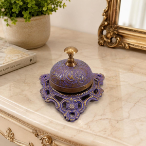 Cloche d'appel décorative en laiton violet royal, motif floral en relief, cloche à pousser vintage pour réception d'hôtel, comptoir de restaurant, décoration - Product Image 2