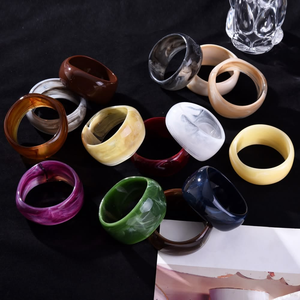 Anillos de Dedo Clásicos y Elegantes de Resina Natural con Diseño Personalizado, Anillos Unisex para Fiestas de Perfect Enterprises - Product Image 5
