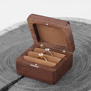 Caja de Joyería Portátil Rectangular de Madera Maciza Personalizada con Tapa Magnética, Forro de Terciopelo, Organizador de Anillos y Collares, Estuche de Regalo - Product Image 3