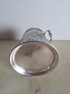 Seau à glace de style royal avec pinces, idéal pour le bar à domicile, le refroidissement du vin, les soirées cocktails, les événements hôteliers et les cadeaux, provenant d'Inde - Product Image 6