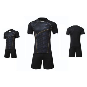 Camiseta de fútbol Blackout con un llamativo estampado gráfico de líneas doradas. Equipación de calidad profesional para entrenamiento de equipos y partidos. Uniformes de fútbol. - Product Image 1