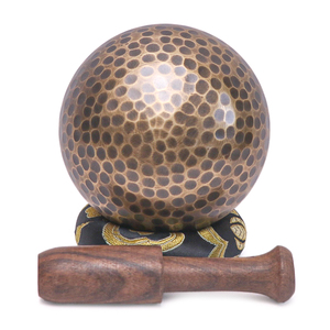 Juego de Cuencos Tibetanos de Latón Martillado a Mano con Mazo de Madera y Cojín para Meditación, Yoga y Sanación, 9.5cm, Tema Budista, Bañado en Oro - Product Image 2