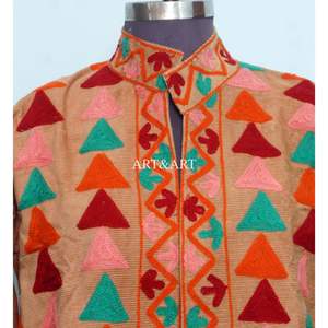 Suministro al por Mayor de Chaquetas Acolchadas de Algodón 100% Bordadas para Mujer, Estilo Retro Bohemio, Ecológicas y Transpirables de Fábrica - Product Image 2