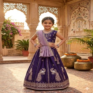 Conjunto de lehenga listo para usar de seda Vichitra con hilo multicolor, zari, lentejuelas y motivos animales, para uso ocasional. Proveedor indio. - Product Image 1
