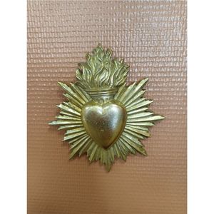 Ex Voto de Metal Hecho a Mano, Sagrado Corazón, Decoración de Pared, Acabado en Oro Antiguo, Corazón Flameante, Arte Devocional Católico, Venta al por Mayor, Decoración del Hogar - Product Image 5